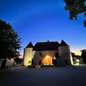 https://hotel-restaurant-les-vieilles-tours.midi-pyreneeshotels.com