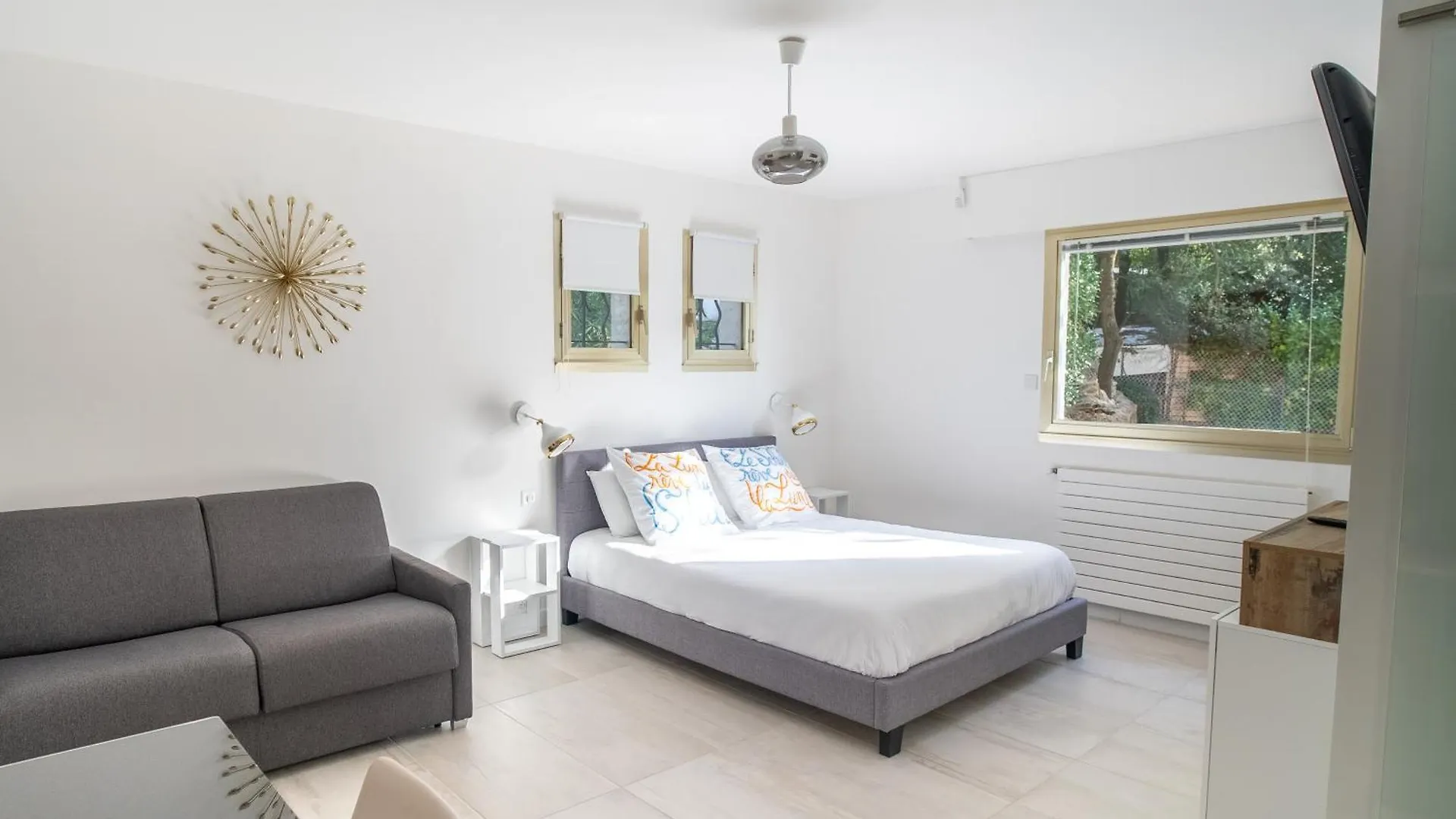 Bed and Breakfast La Colombiere Grasse 0*,