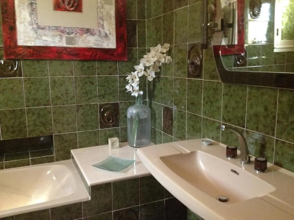 Bed and Breakfast La Colombiere Grasse 0*,